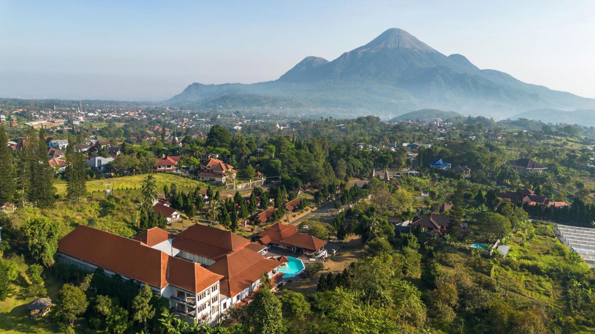 Royal Hotel And Villas Травас Екстер'єр фото
