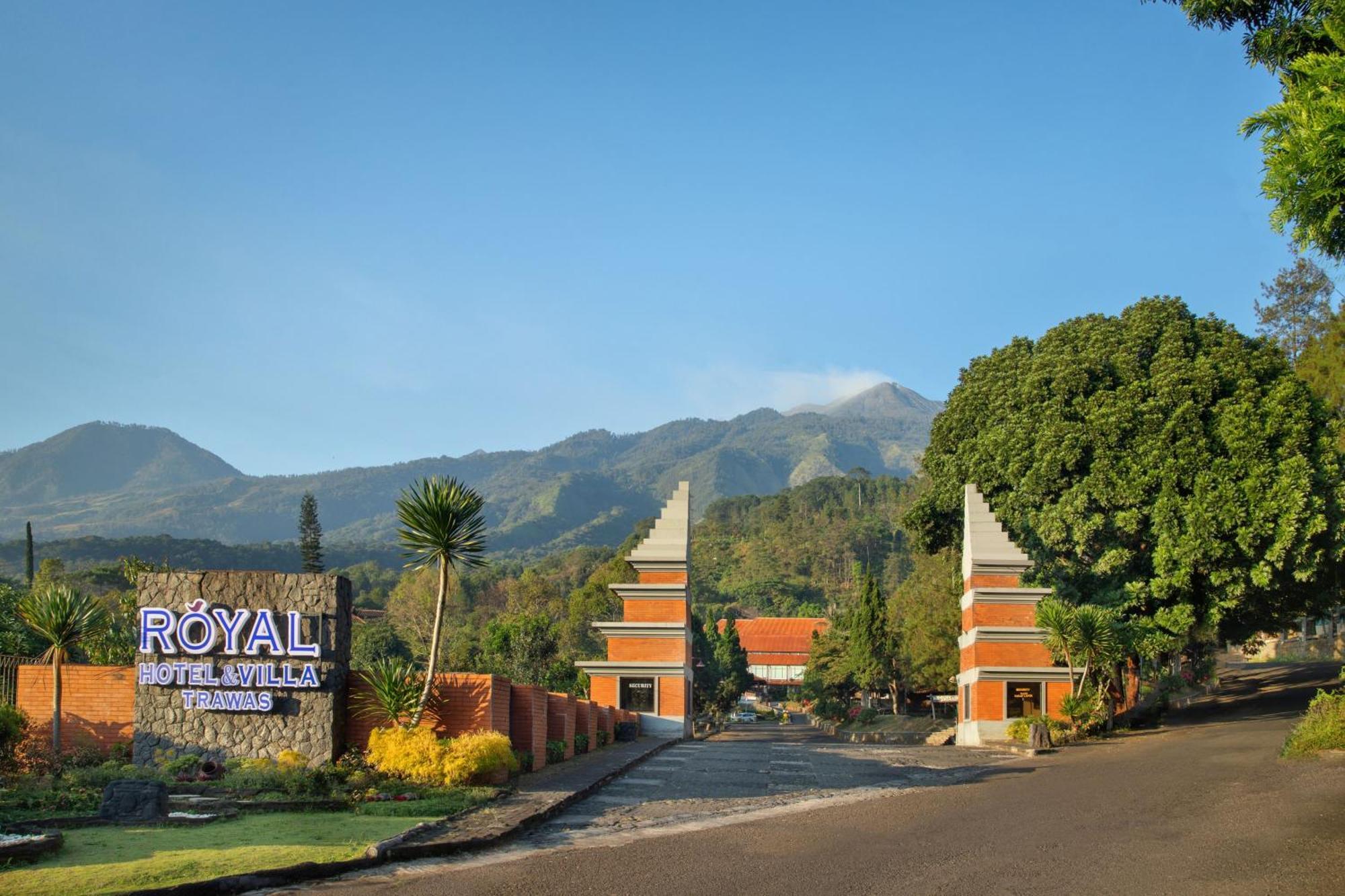 Royal Hotel And Villas Травас Екстер'єр фото
