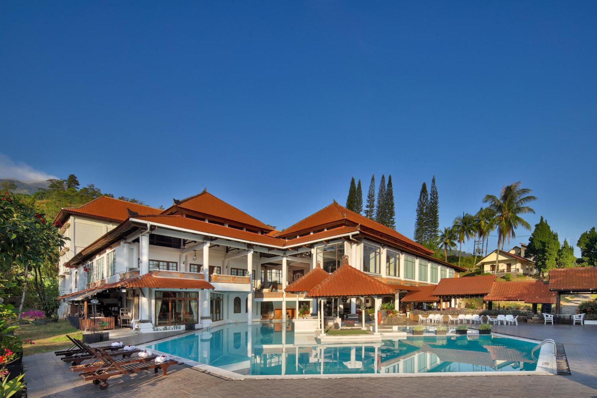 Royal Hotel And Villas Травас Екстер'єр фото